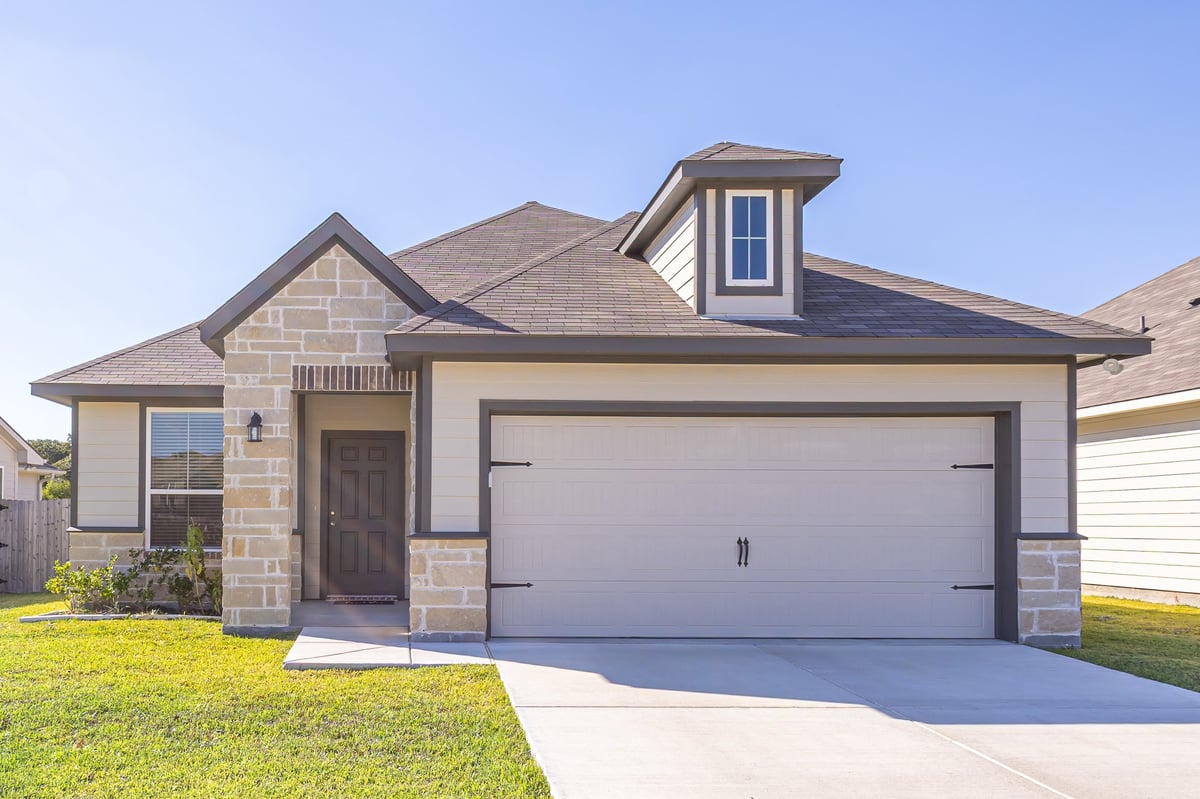 Traditional suburban home with large garden offering foreclosure assistance to Carson County Texas homeowners